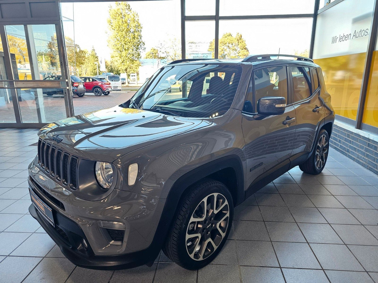 Jeep Renegade S Plug-In-Hybrid 4xe Kamera LED ACC AHK - SUV : 사진 4 Jeep Renegade S Plug-In-Hybrid 4xe Kamera LED ACC AHK - SUV : 사진 4