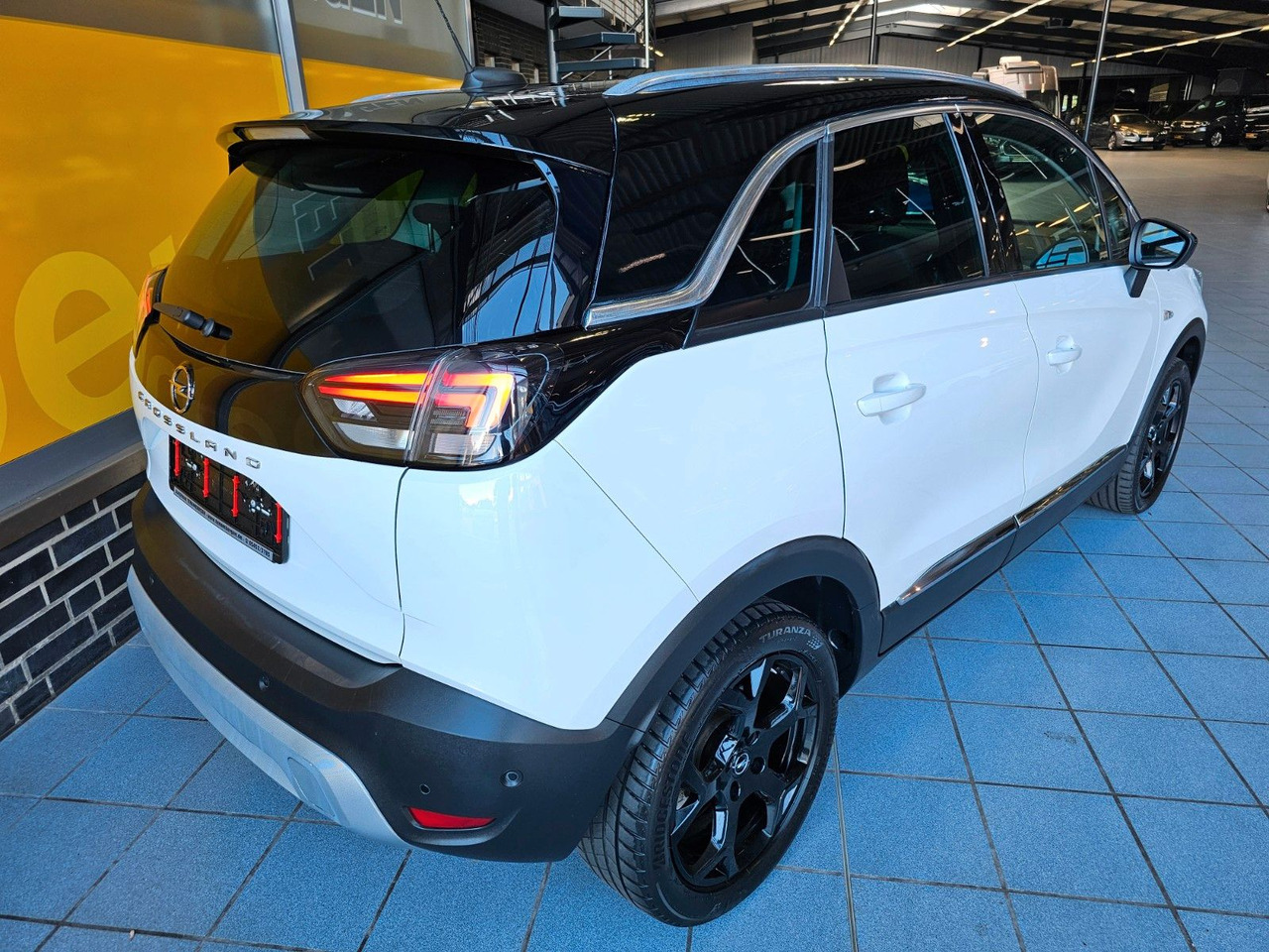 Opel Crossland 1.2 AT Ultimate Navi Kamera LED HuD - 세단 : 사진 3 Opel Crossland 1.2 AT Ultimate Navi Kamera LED HuD - 세단 : 사진 3