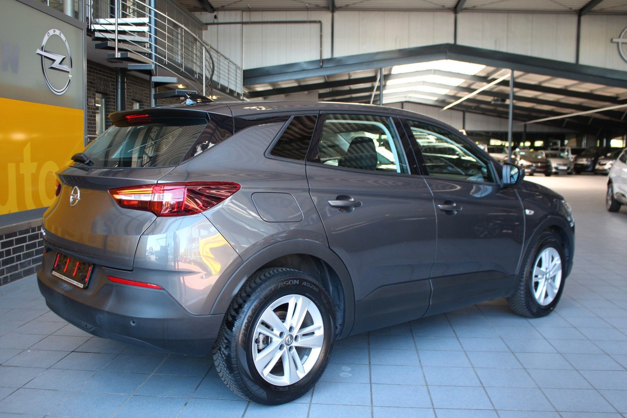 Opel Grandland Edition 1.2 Automatik Navi PDC v+h LED - SUV : 사진 5 Opel Grandland Edition 1.2 Automatik Navi PDC v+h LED - SUV : 사진 5