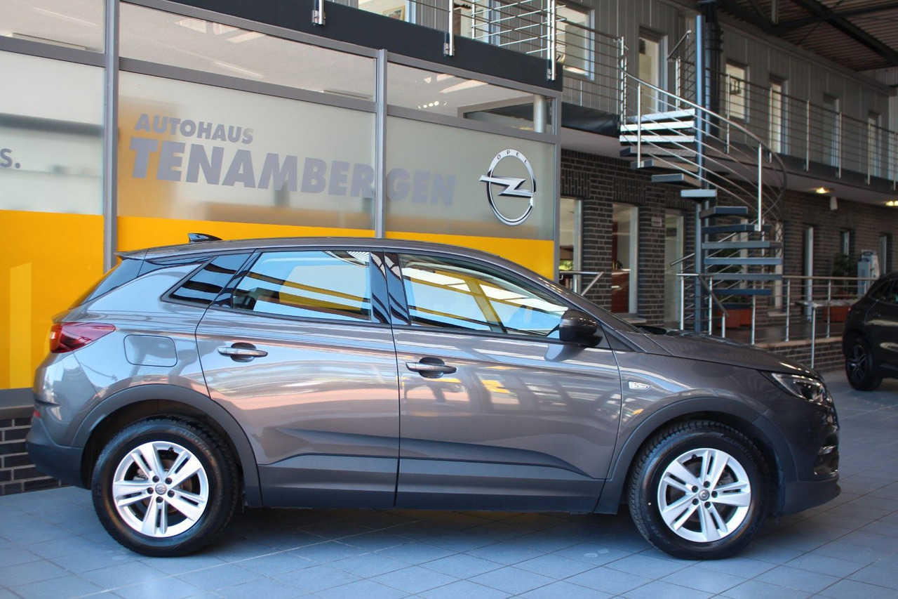 Opel Grandland Edition 1.2 Automatik Navi PDC v+h LED - SUV : 사진 3 Opel Grandland Edition 1.2 Automatik Navi PDC v+h LED - SUV : 사진 3