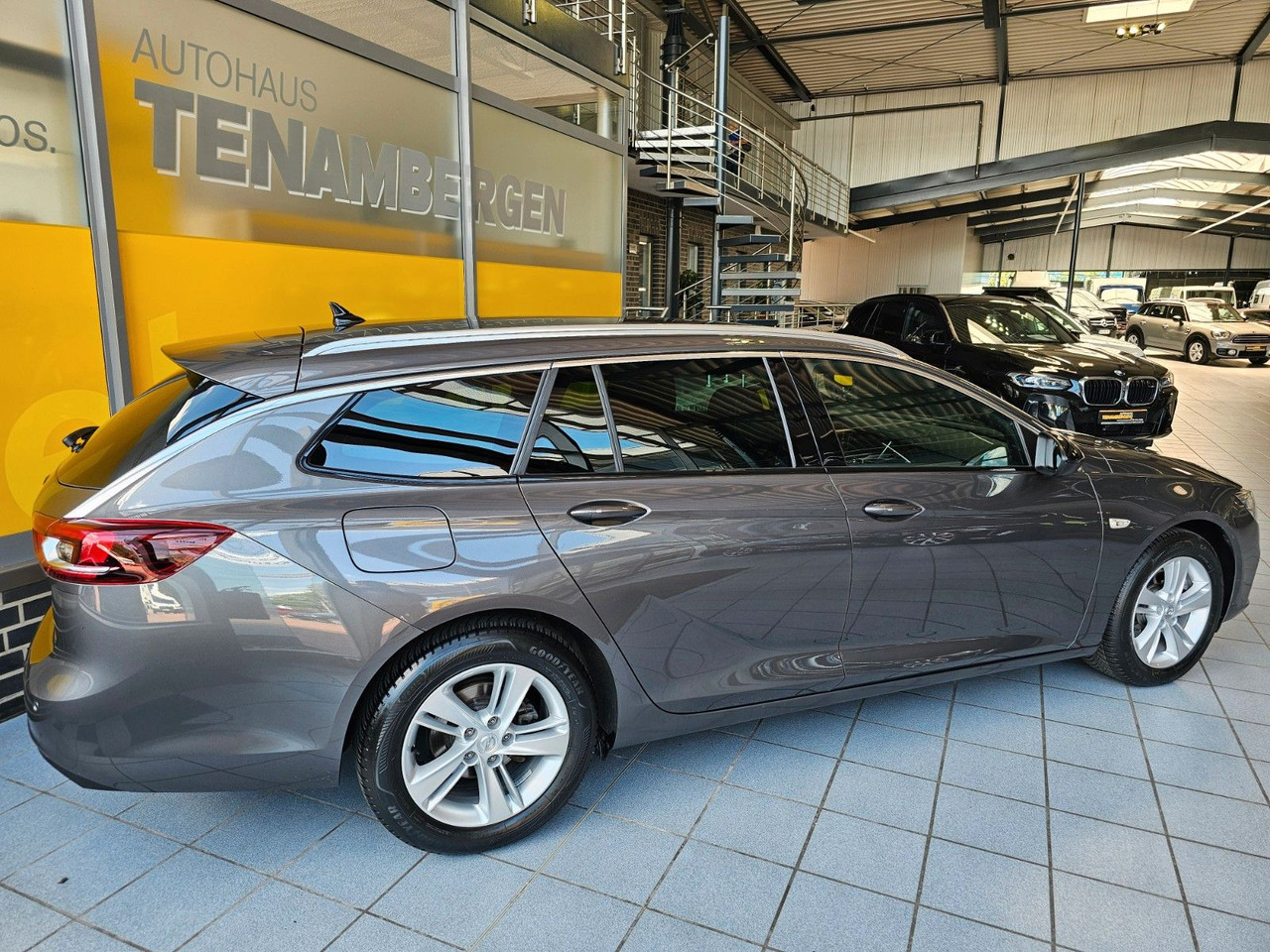 Opel Insignia B ST Business IntelliLux LED Tot Winkel - 차량 : 사진 2 Opel Insignia B ST Business IntelliLux LED Tot Winkel - 차량 : 사진 2