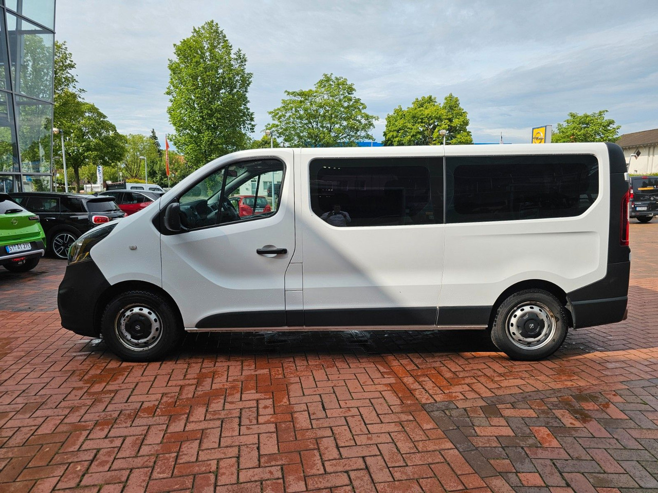 Opel Vivaro B Combi Bus L2H1 2,9t AHK - 승합차 : 사진 2 Opel Vivaro B Combi Bus L2H1 2,9t AHK - 승합차 : 사진 2