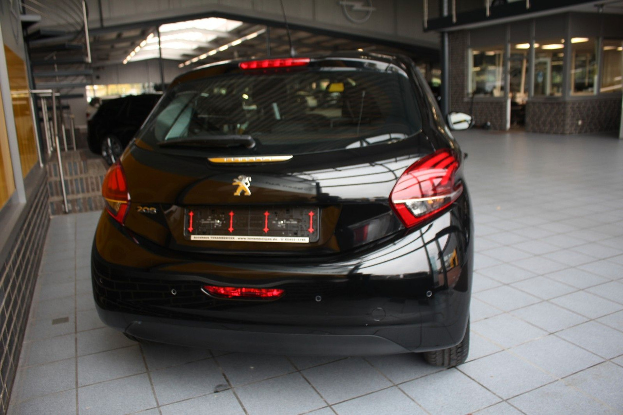 Peugeot 208 Active Klima PDC Sitzheizung Bluetooth - 세단 : 사진 4 Peugeot 208 Active Klima PDC Sitzheizung Bluetooth - 세단 : 사진 4