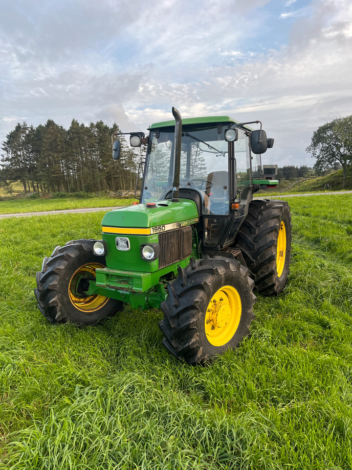 JOHN DEERE 1950 - 장궤형 트랙터 : 사진 1 JOHN DEERE 1950 - 장궤형 트랙터 : 사진 1