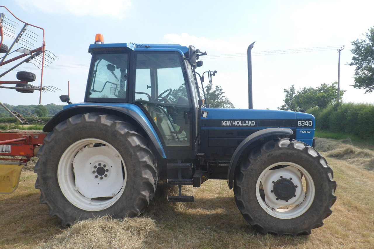 NEW HOLLAND 8340 - 장궤형 트랙터 : 사진 4 NEW HOLLAND 8340 - 장궤형 트랙터 : 사진 4