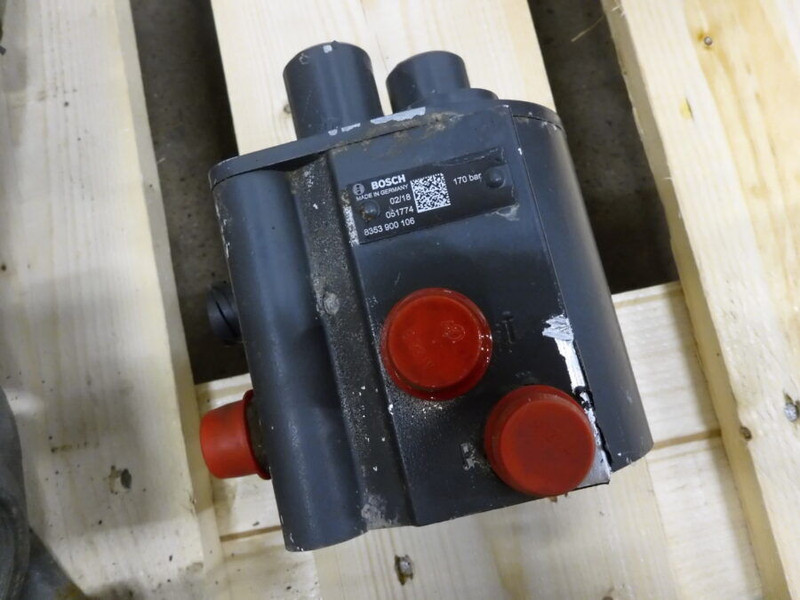 Bosch Actros MP4 - 스티어링 펌프 : 사진 1 Bosch Actros MP4 - 스티어링 펌프 : 사진 1