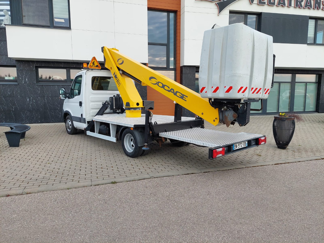 Iveco 35C11 - 트럭 탑재 고가작업 플랫폼 : 사진 3 Iveco 35C11 - 트럭 탑재 고가작업 플랫폼 : 사진 3