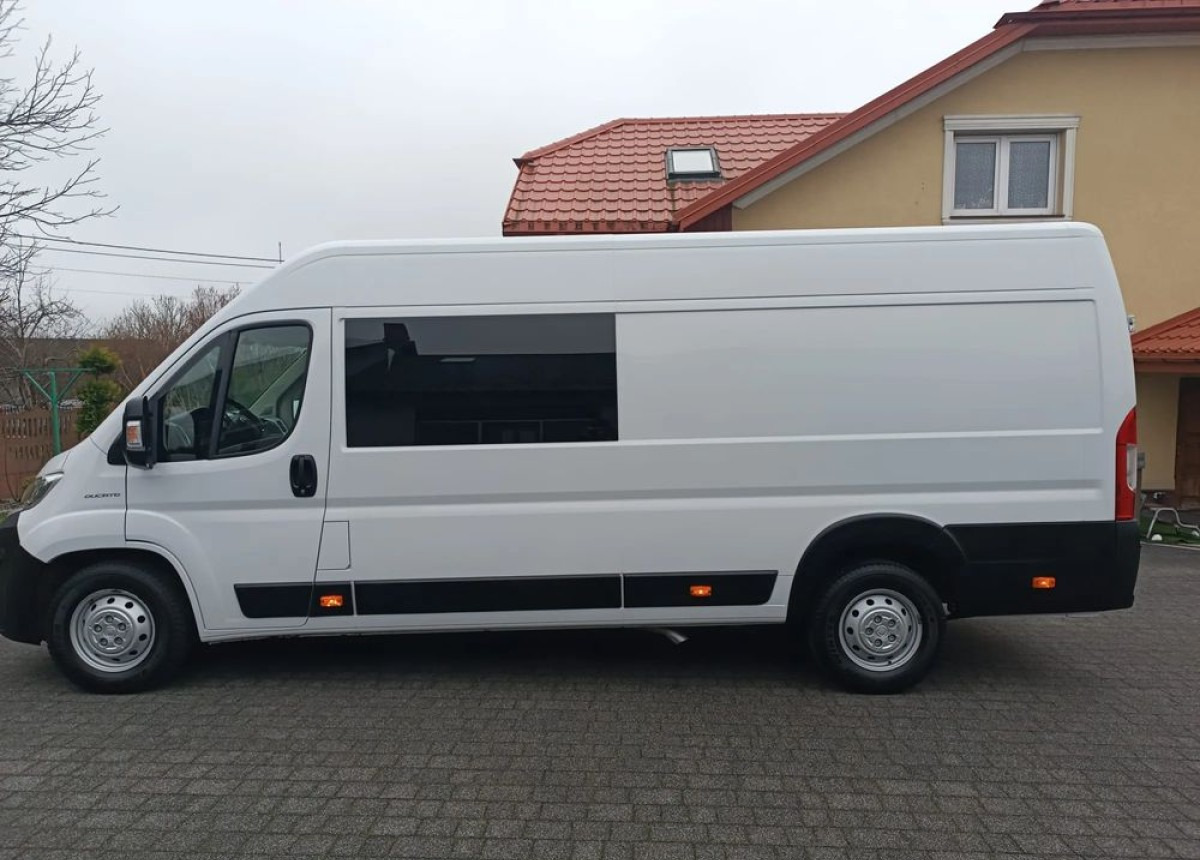 Fiat Ducato Max Brygadowy 7-osobowy 2.3 180ps. - 콤비 밴 : 사진 3 Fiat Ducato Max Brygadowy 7-osobowy 2.3 180ps. - 콤비 밴 : 사진 3