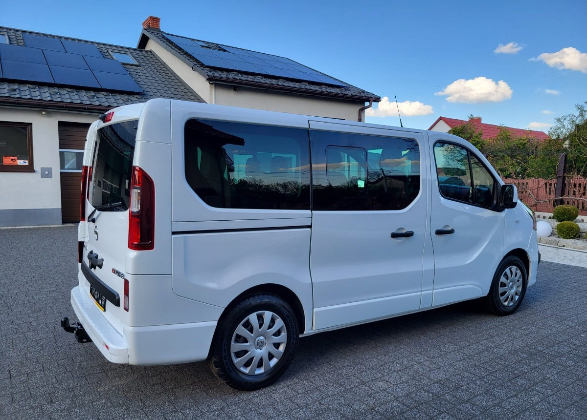 Opel Vivaro bogato doposażone serwisowane Zarejstrowane - 승합차 : 사진 3 Opel Vivaro bogato doposażone serwisowane Zarejstrowane - 승합차 : 사진 3
