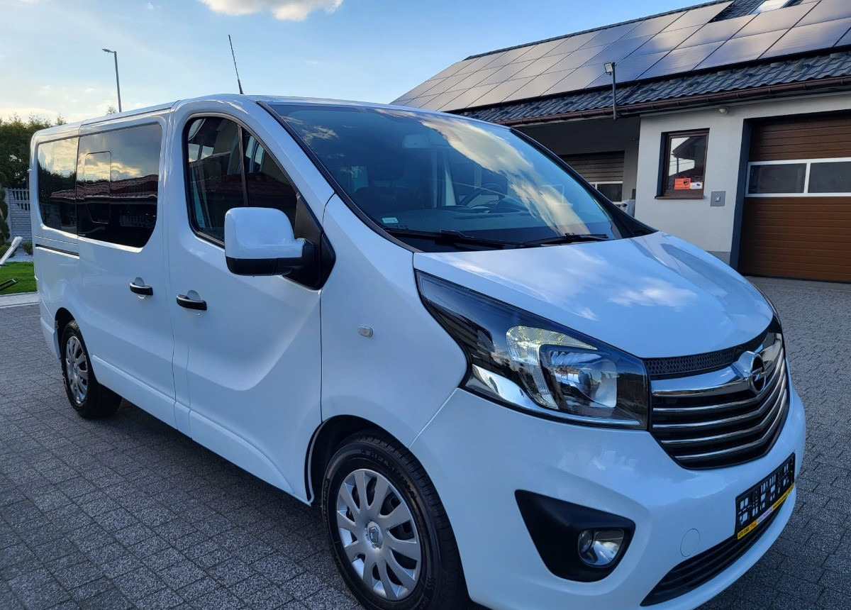 Opel Vivaro bogato doposażone serwisowane Zarejstrowane - 승합차 : 사진 5 Opel Vivaro bogato doposażone serwisowane Zarejstrowane - 승합차 : 사진 5