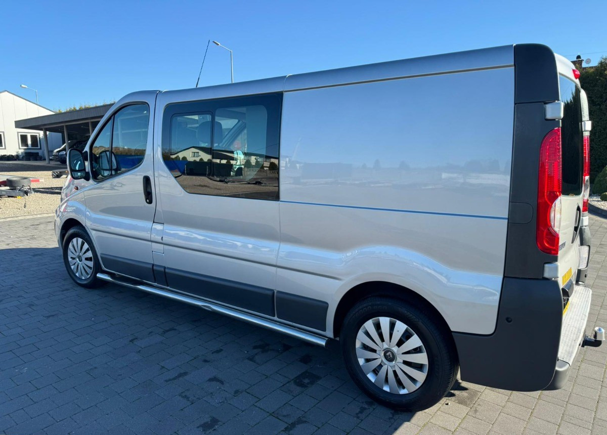 Renault Trafic 2.5 150ps 5- osobowy Doka Stan B. Dobry - 기타 기계 : 사진 4 Renault Trafic 2.5 150ps 5- osobowy Doka Stan B. Dobry - 기타 기계 : 사진 4