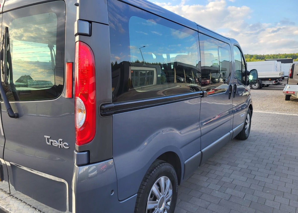 Renault Trafic 9 -osobowy Salon Polska I właściciel Bezwypadkowy Lakier - 소형 버스, 승합차 : 사진 3 Renault Trafic 9 -osobowy Salon Polska I właściciel Bezwypadkowy Lakier - 소형 버스, 승합차 : 사진 3