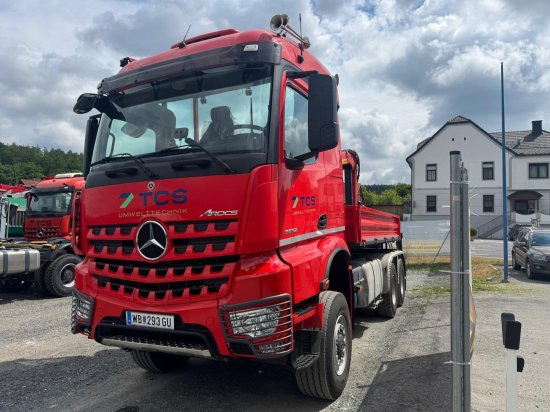 Mercedes-Benz AROCS 3552 963-2F Epsilon M100L86 Kran ? Leistungsstarker Holzladekran mit hoher Reichweite - 크레인 트럭 : 사진 1 Mercedes-Benz AROCS 3552 963-2F Epsilon M100L86 Kran ? Leistungsstarker Holzladekran mit hoher Reichweite - 크레인 트럭 : 사진 1