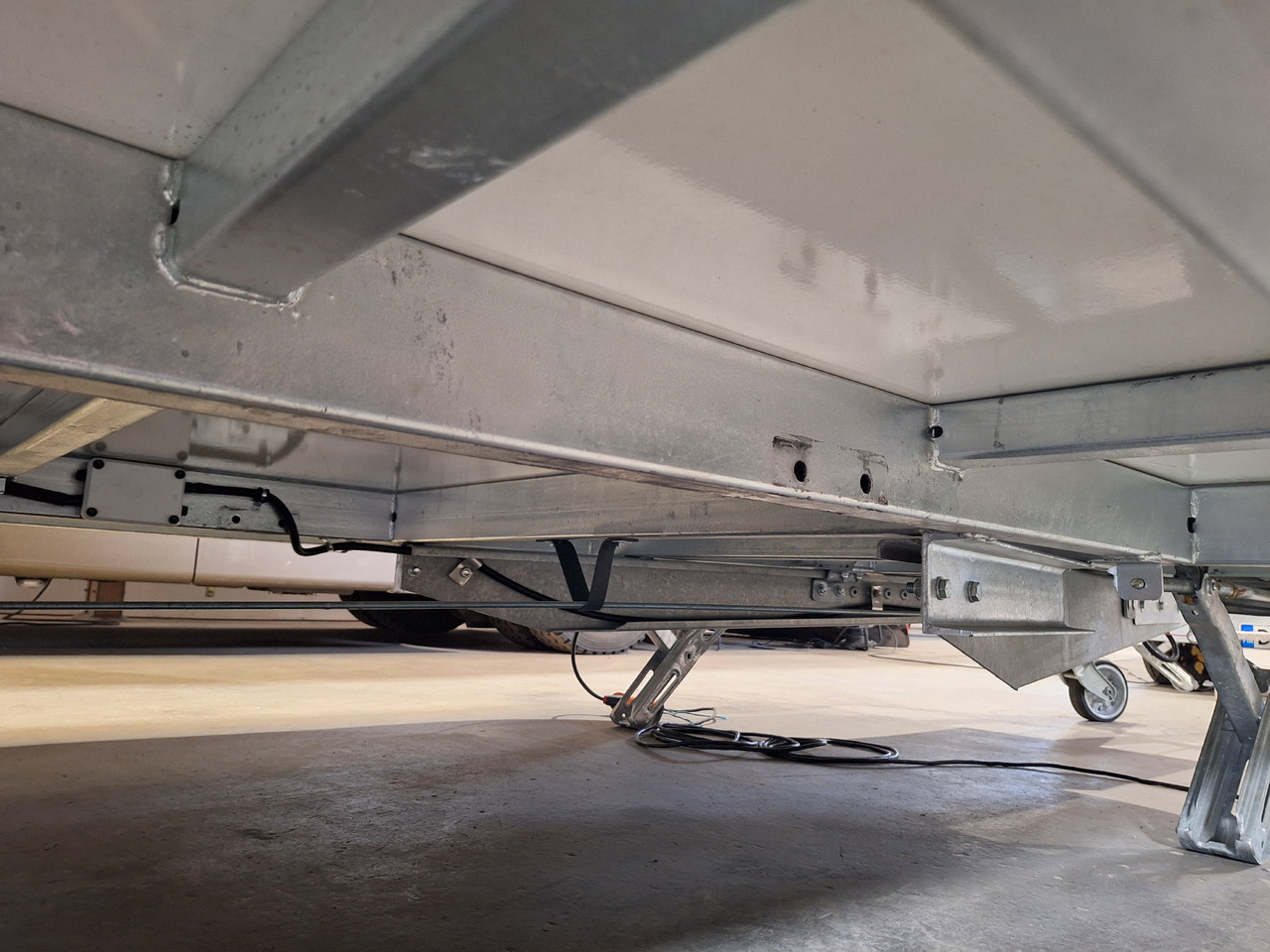 Deli Star Trailer 6000 Flower & General Sales - EU Standards - 자판기 트레일러 : 사진 4 Deli Star Trailer 6000 Flower & General Sales - EU Standards - 자판기 트레일러 : 사진 4