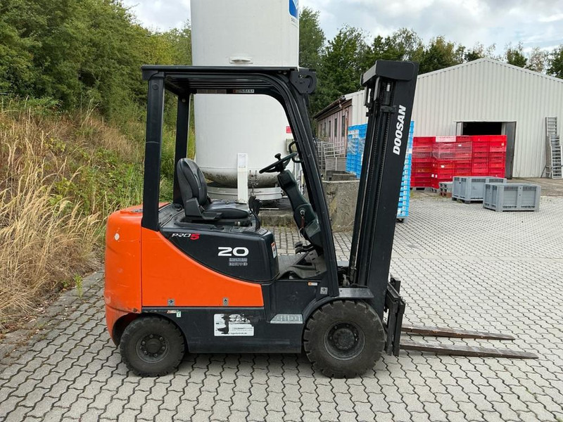Doosan D209C-5 - 건설기계 : 사진 4 Doosan D209C-5 - 건설기계 : 사진 4