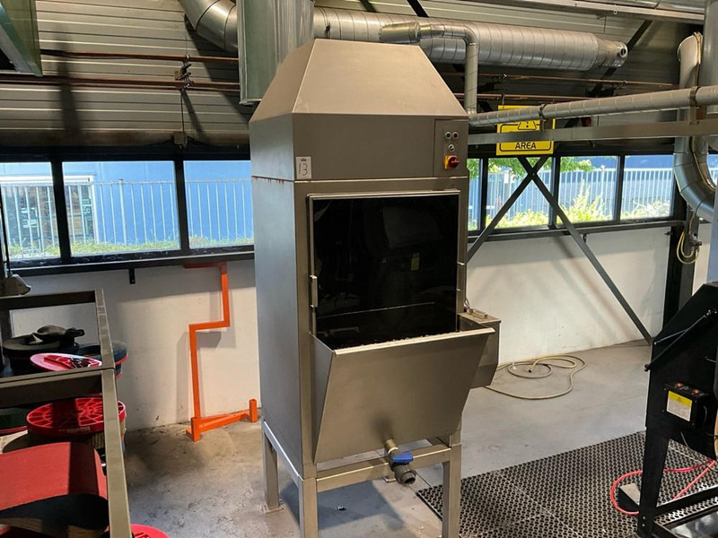 Q-FIN WES6000 - 금속 가공 기계 : 사진 2 Q-FIN WES6000 - 금속 가공 기계 : 사진 2