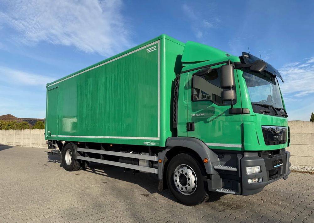 MAN TGM 18.250 Ładownośc 9800 kg - 박스 트럭 : 사진 5 MAN TGM 18.250 Ładownośc 9800 kg - 박스 트럭 : 사진 5