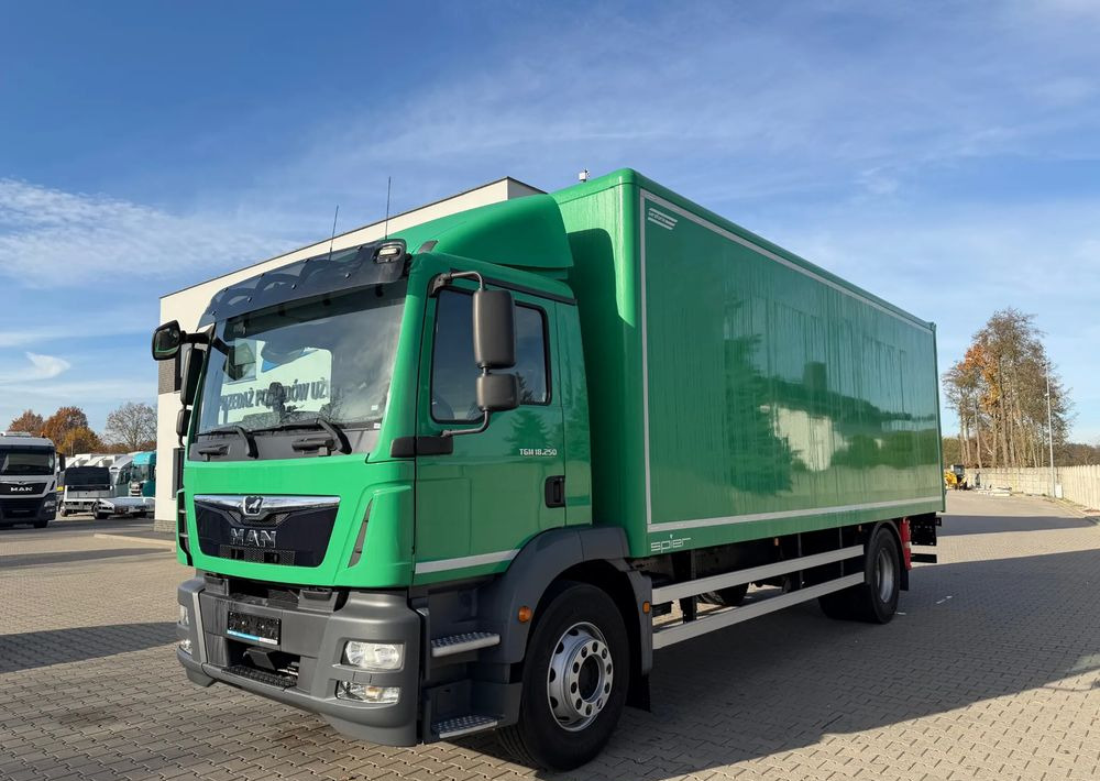 MAN TGM 18.250 Ładownośc 9800 kg - 박스 트럭 : 사진 2 MAN TGM 18.250 Ładownośc 9800 kg - 박스 트럭 : 사진 2