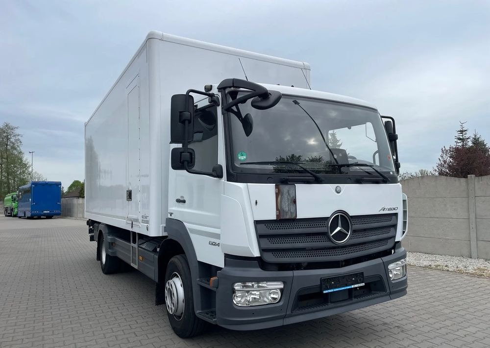 Mercedes-Benz ATEGO 1324, 15 EUROPALET, ŁADOWNOŚĆ 7,5 T - 박스 트럭 : 사진 4 Mercedes-Benz ATEGO 1324, 15 EUROPALET, ŁADOWNOŚĆ 7,5 T - 박스 트럭 : 사진 4