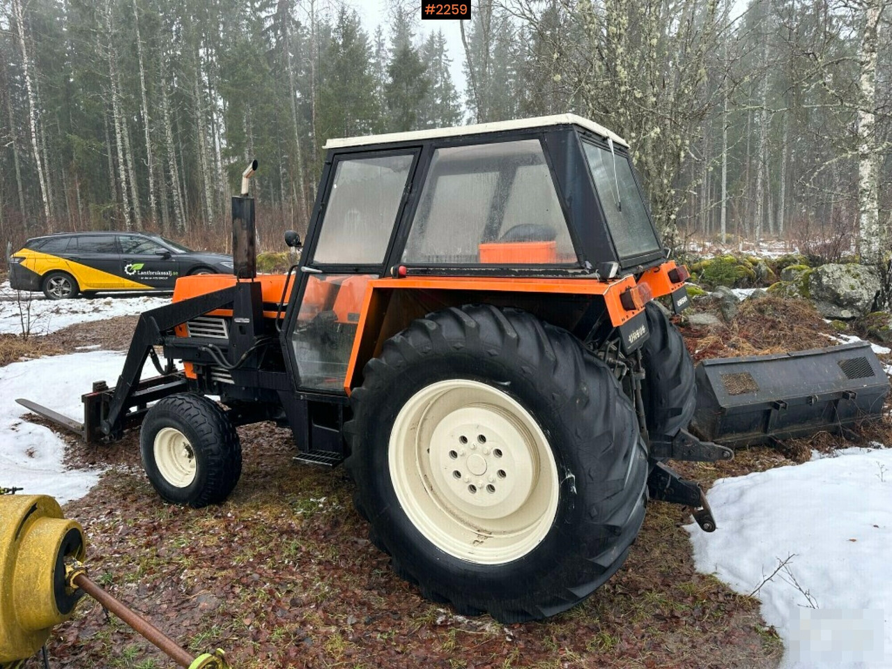 Tractor Ursus C385 Deluxe! with loader and implements - 장궤형 트랙터 : 사진 2 Tractor Ursus C385 Deluxe! with loader and implements - 장궤형 트랙터 : 사진 2