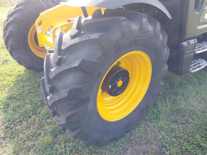 JCB 542-70 AgriXtra DTVT - 텔레스코픽 핸들러 : 사진 5 JCB 542-70 AgriXtra DTVT - 텔레스코픽 핸들러 : 사진 5