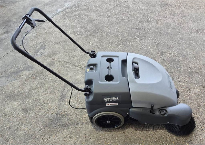 Nilfisk SW 750 - 거리 청소 차량 : 사진 1 Nilfisk SW 750 - 거리 청소 차량 : 사진 1