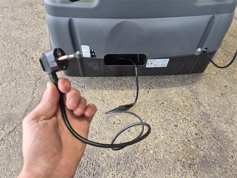 Nilfisk SW 750 - 거리 청소 차량 : 사진 5 Nilfisk SW 750 - 거리 청소 차량 : 사진 5