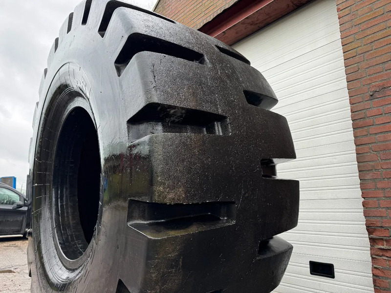 Diversen Liftguard L-5 45/65-45 HEAVY DUTY TIRE - 타이어 : 사진 4 Diversen Liftguard L-5 45/65-45 HEAVY DUTY TIRE - 타이어 : 사진 4