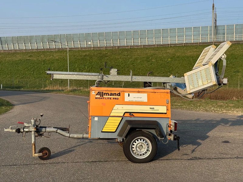Doosan Allmand Night-Light Pro mobiele lichtmast LED - 조명 타워 : 사진 3 Doosan Allmand Night-Light Pro mobiele lichtmast LED - 조명 타워 : 사진 3