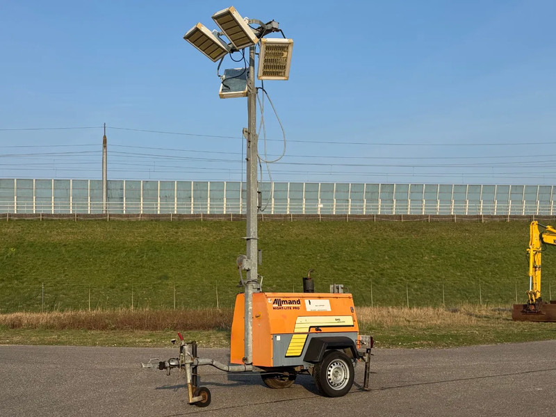 Doosan Allmand Night-Light Pro mobiele lichtmast LED - 조명 타워 : 사진 1 Doosan Allmand Night-Light Pro mobiele lichtmast LED - 조명 타워 : 사진 1
