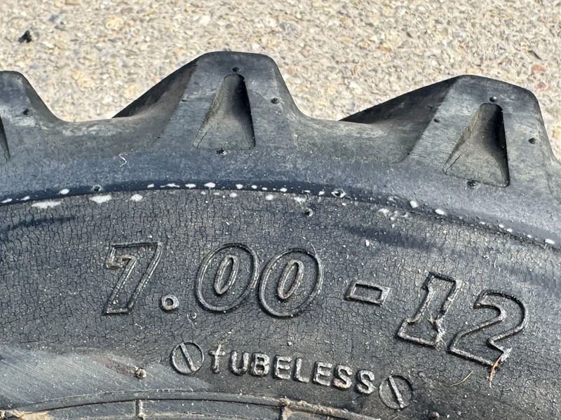 Giant Banden met velg 7.00-12 - 타이어 : 사진 4 Giant Banden met velg 7.00-12 - 타이어 : 사진 4