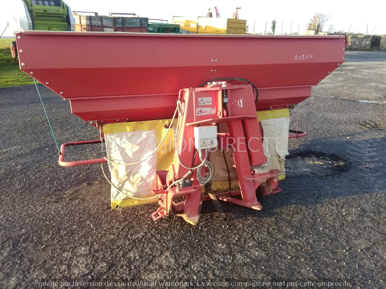 LELY DISTRIBUTEUR D'ENGRAIS CENTERMATIC PESEE - 비료 스프레더 : 사진 2 LELY DISTRIBUTEUR D'ENGRAIS CENTERMATIC PESEE - 비료 스프레더 : 사진 2