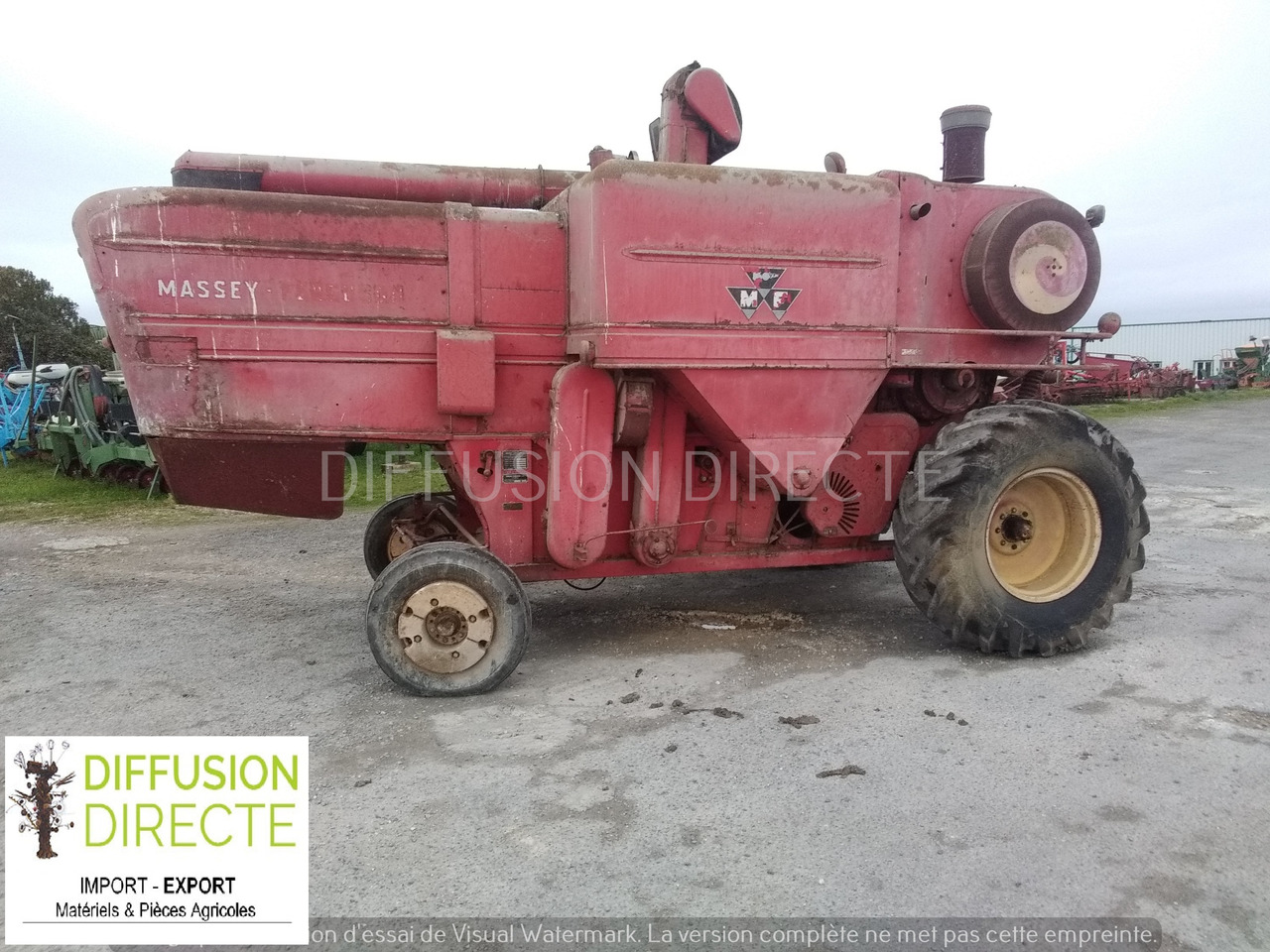 MASSEY FERGUSON MOISSONNEUSE BATTEUSE 500 - 콤바인 수확기 : 사진 1 MASSEY FERGUSON MOISSONNEUSE BATTEUSE 500 - 콤바인 수확기 : 사진 1