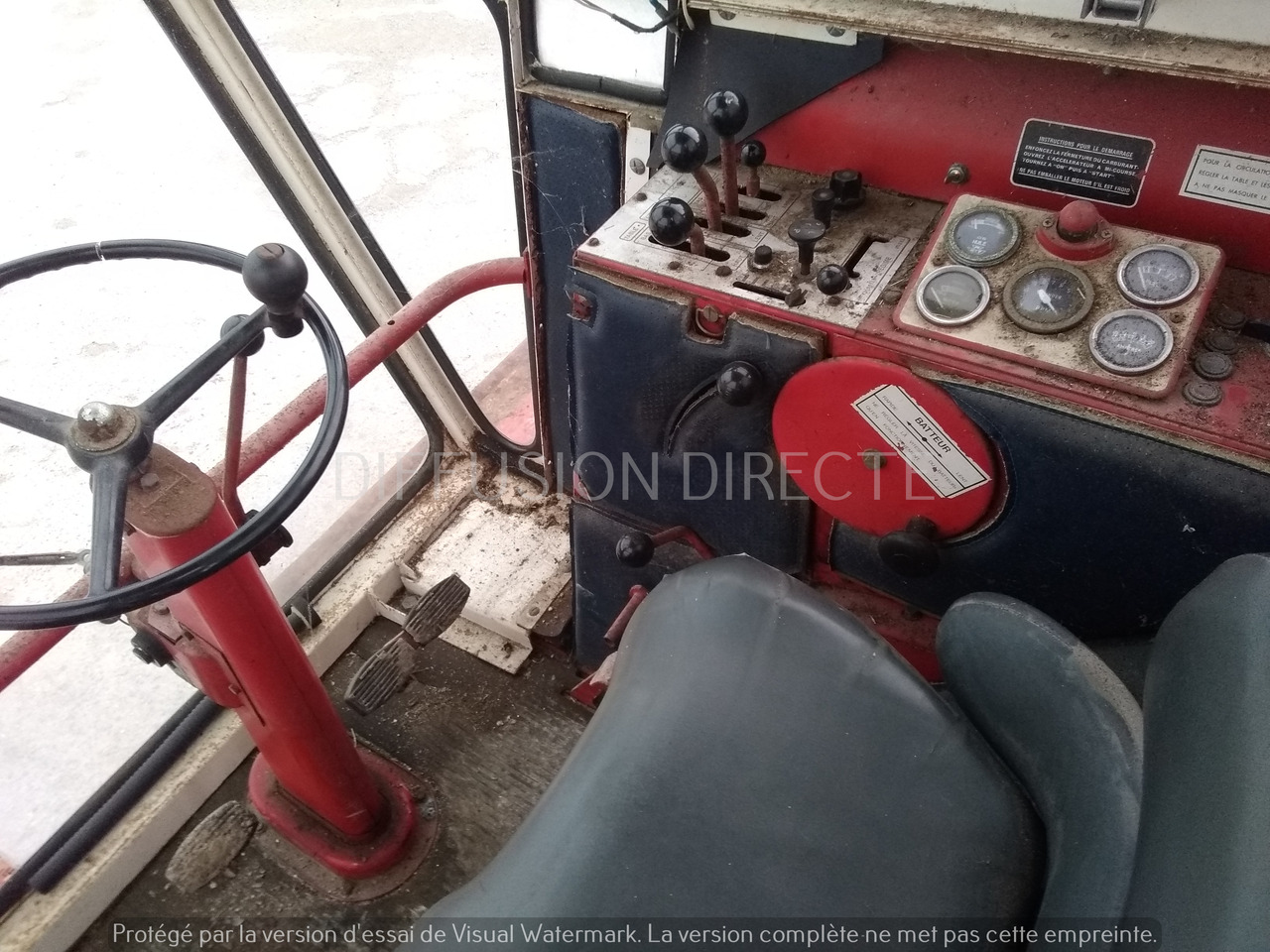 MASSEY FERGUSON MOISSONNEUSE BATTEUSE 620 - 목초수확기 : 사진 4 MASSEY FERGUSON MOISSONNEUSE BATTEUSE 620 - 목초수확기 : 사진 4