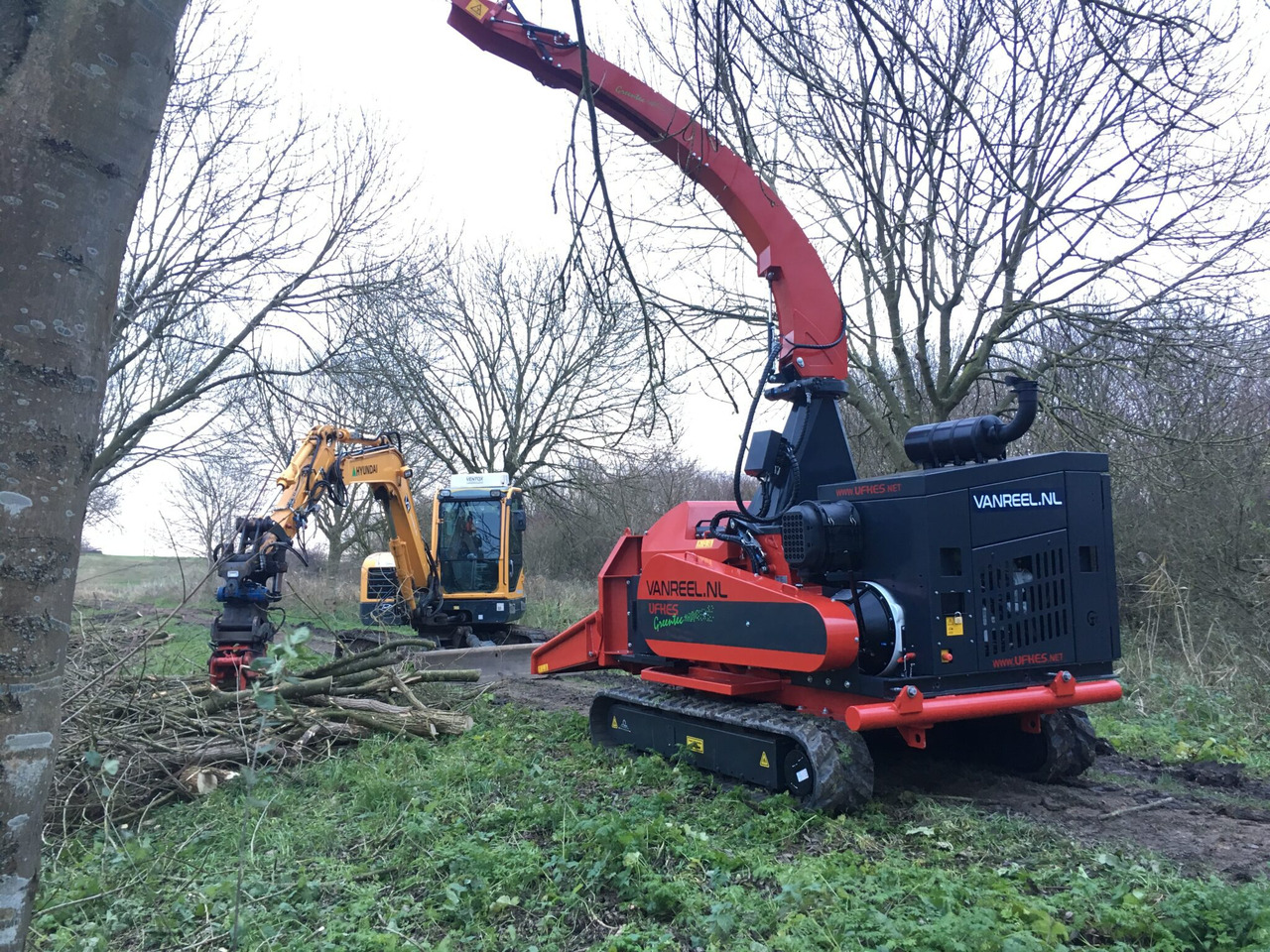 UFKES 942 Chipper - 톱밥 제조기 : 사진 4 UFKES 942 Chipper - 톱밥 제조기 : 사진 4