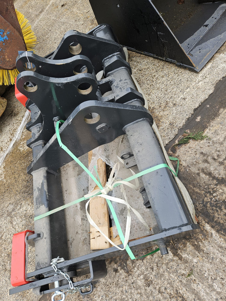 JCB QFit carriage/headsotck to fit onto a Bobcat/MF Telehandler - 부착물 텔레스코픽 핸들러 용 : 사진 2 JCB QFit carriage/headsotck to fit onto a Bobcat/MF Telehandler - 부착물 텔레스코픽 핸들러 용 : 사진 2