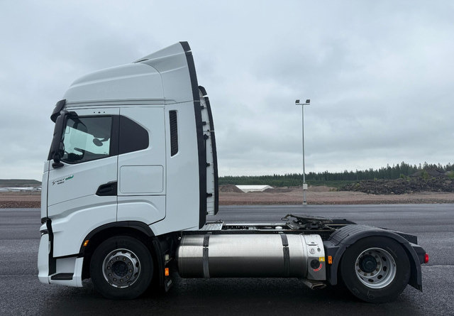 Iveco S-Way 460 4x2 LNG / LBG - 트랙터 유닛 : 사진 2 Iveco S-Way 460 4x2 LNG / LBG - 트랙터 유닛 : 사진 2