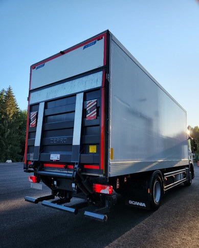 박스 트럭 Scania P280 4x2 Kylkiaukeava kori : 사진 6