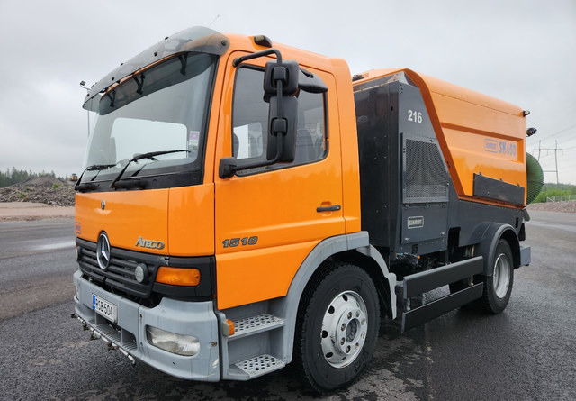 SchmidtSK650 Atego 85kmh/h - 거리 청소 차량 : 사진 1 SchmidtSK650 Atego 85kmh/h - 거리 청소 차량 : 사진 1