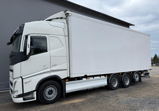 VolvoFH 540 8x4 66m3 - 박스 트럭 : 사진 2 VolvoFH 540 8x4 66m3 - 박스 트럭 : 사진 2