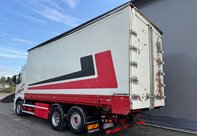 VolvoFH13 500 6x2 Ketjupurku + Rahtikaappi - 박스 트럭 : 사진 3 VolvoFH13 500 6x2 Ketjupurku + Rahtikaappi - 박스 트럭 : 사진 3