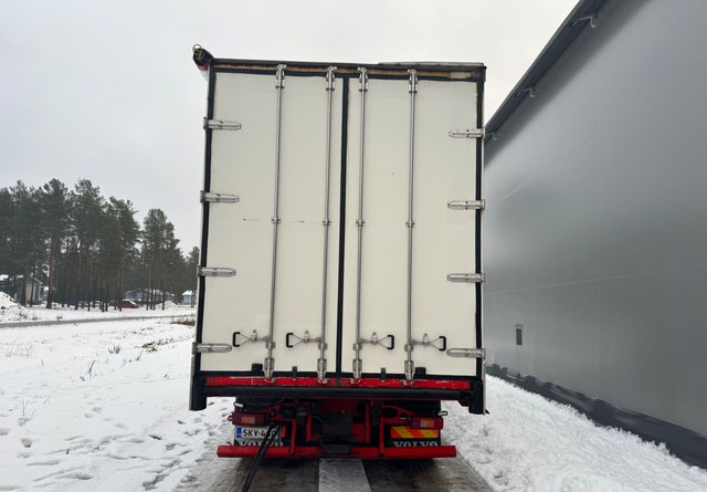 VolvoFH13 500 6x2 - 박스 트럭 : 사진 4 VolvoFH13 500 6x2 - 박스 트럭 : 사진 4