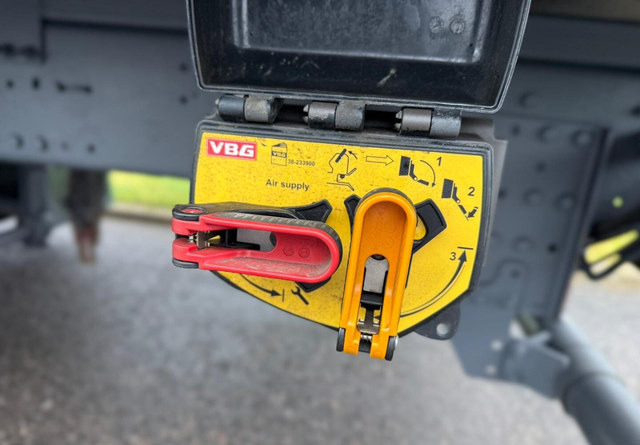 리스 VolvoFM420 6x2 Avolava VolvoFM420 6x2 Avolava : 사진 13 리스 VolvoFM420 6x2 Avolava VolvoFM420 6x2 Avolava : 사진 13