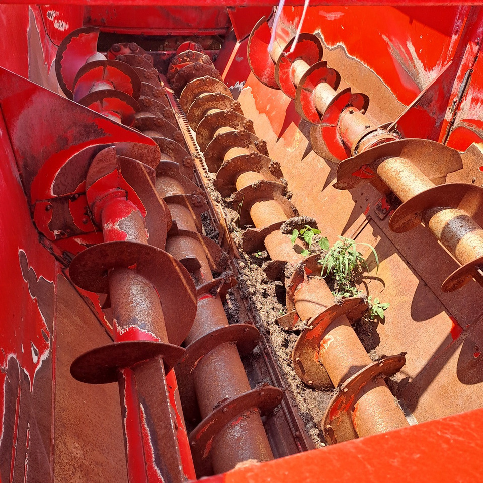 CARRO MISCELATORE TRAINATO ZAGO KING WT 200 - 목초 믹서 : 사진 4 CARRO MISCELATORE TRAINATO ZAGO KING WT 200 - 목초 믹서 : 사진 4