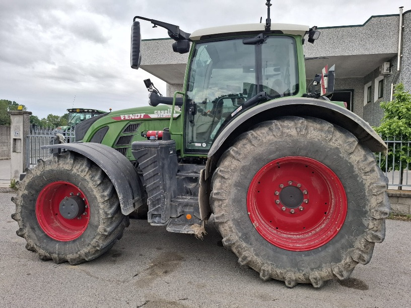 FENDT 724 VARIO PROFI - 장궤형 트랙터 : 사진 1 FENDT 724 VARIO PROFI - 장궤형 트랙터 : 사진 1