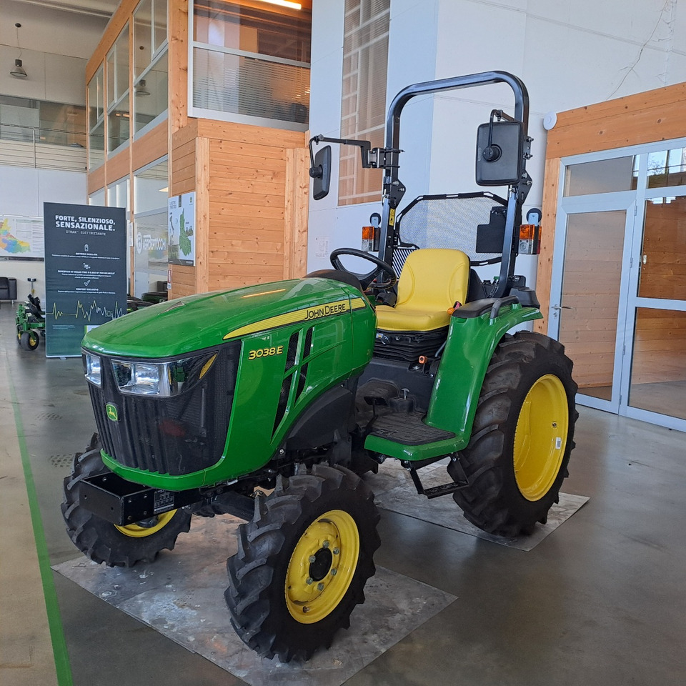 JOHN DEERE 3038E COMPATTO - 장궤형 트랙터 : 사진 1 JOHN DEERE 3038E COMPATTO - 장궤형 트랙터 : 사진 1