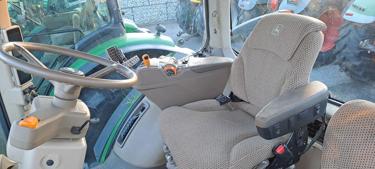 JOHN DEERE 7230R - 장궤형 트랙터 : 사진 5 JOHN DEERE 7230R - 장궤형 트랙터 : 사진 5