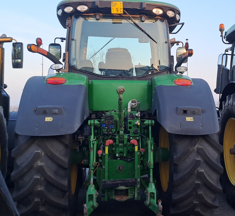 JOHN DEERE 7230R - 장궤형 트랙터 : 사진 4 JOHN DEERE 7230R - 장궤형 트랙터 : 사진 4