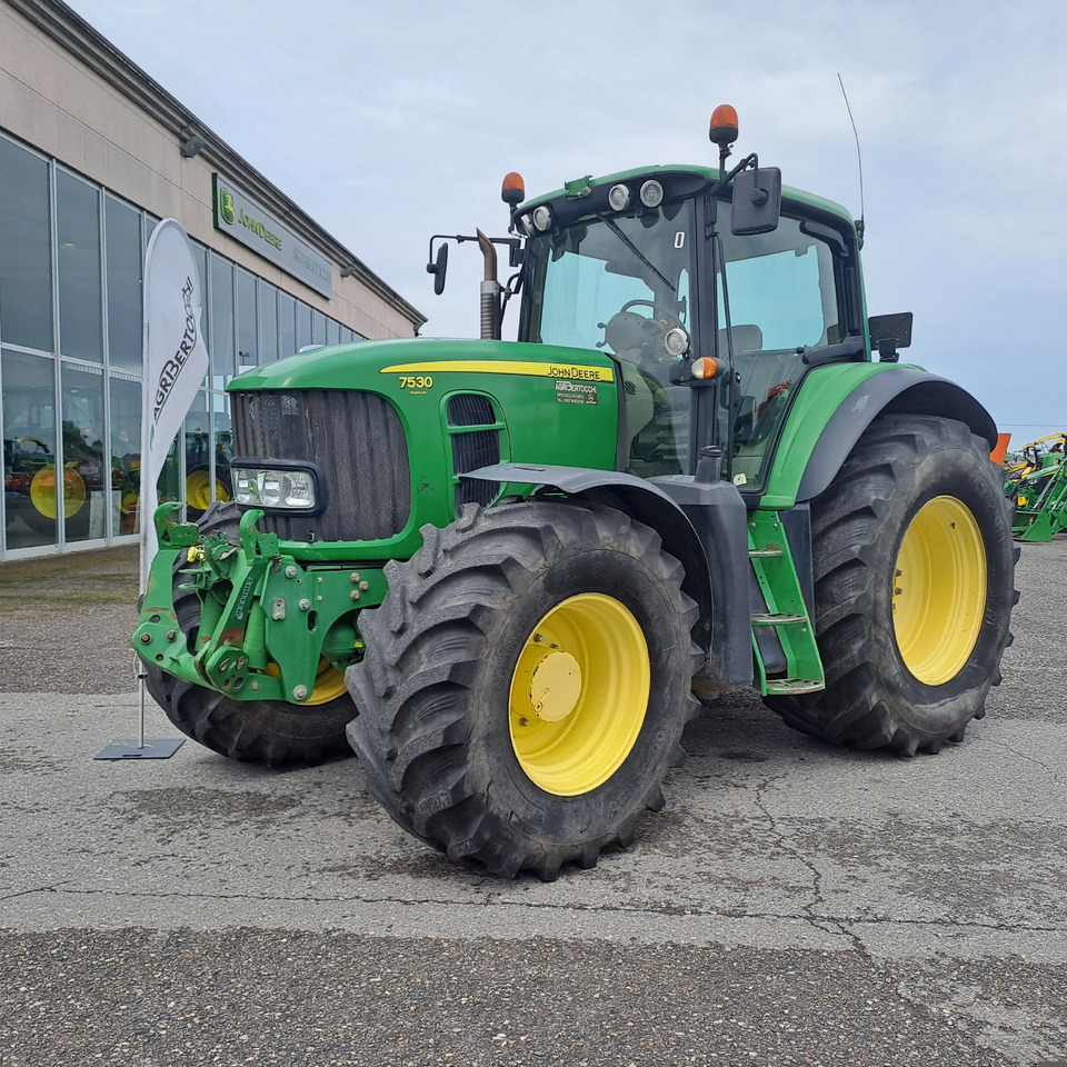 JOHN DEERE 7530 PREMIUM - 장궤형 트랙터 : 사진 1 JOHN DEERE 7530 PREMIUM - 장궤형 트랙터 : 사진 1