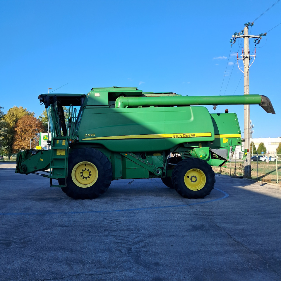 JOHN DEERE C670 - 목초수확기 : 사진 3 JOHN DEERE C670 - 목초수확기 : 사진 3